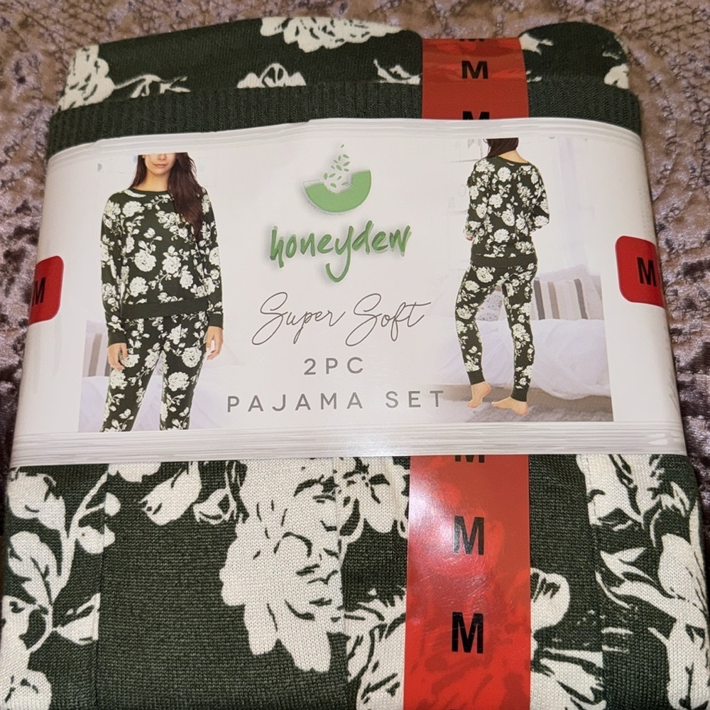 BRAND NEW SUPER SOFT 2PC PAJAMA SET SIZE MEDIUM WOMENS - Picture 5 of 5
